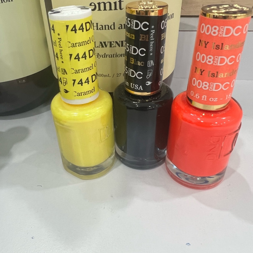 Regular nail polishes